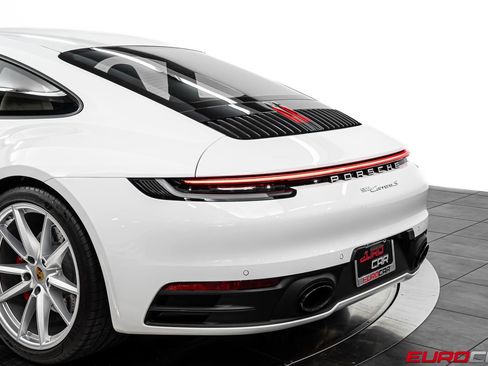 Used 2024 Porsche 911 Carrera S RWD image 16