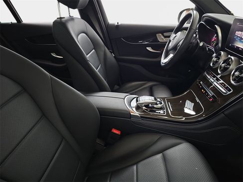 Used 2019 Mercedes-Benz GLC 300 image 11