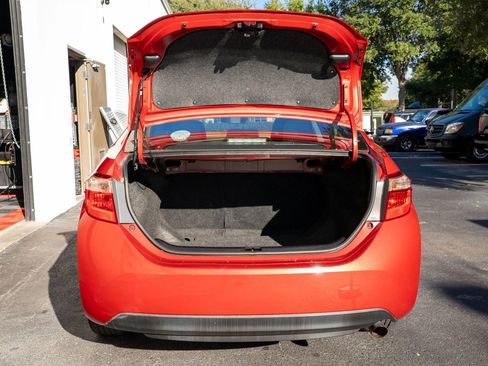 Used 2019 Toyota Corolla L image 18