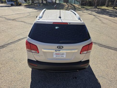 Used 2011 Kia Sorento LX AWD/4WD image 6