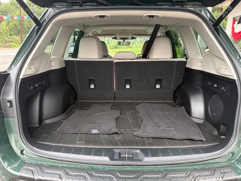 Used 2023 Subaru Forester Limited AWD/4WD image 9