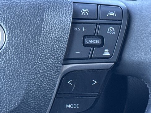 Used 2025 Toyota Camry LE w/ Convenience Package image 19