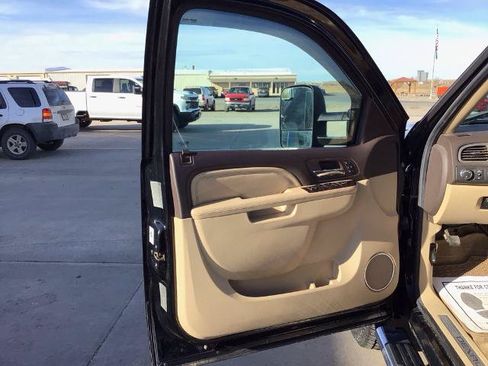 Used 2012 GMC Sierra 3500 Denali w/ Suspension Package, Off-Road AWD/4WD image 10