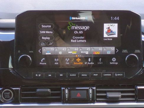 Used 2022 Nissan Pathfinder SL w/ SL Black Package image 18