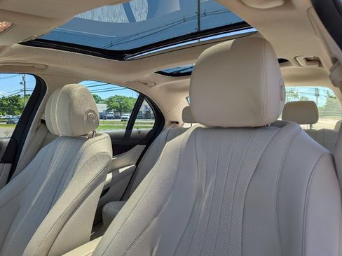 Used 2018 Mercedes-Benz E 300 4MATIC w/ Premium 2 Package image 15