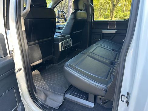 Used 2017 Ford F250 Lariat w/ Chrome Package image 16