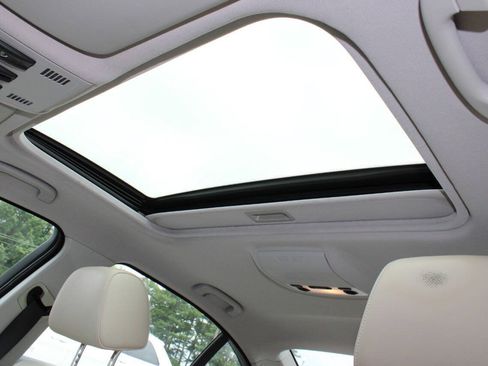 Used 2010 BMW 328i Sedan w/ Premium Pkg RWD image 16