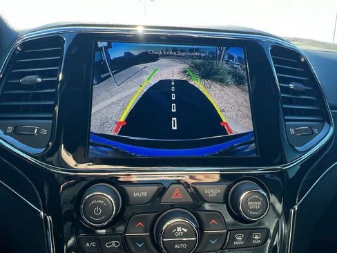 Used 2021 Jeep Grand Cherokee Limited w/ Luxury Group II image 28