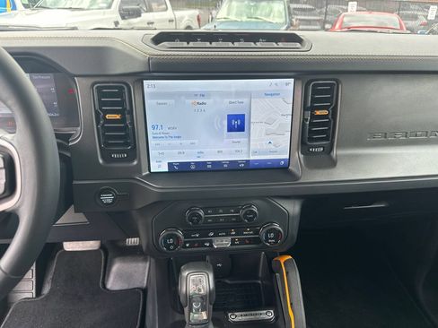 Certified 2024 Ford Bronco Badlands AWD/4WD image 29