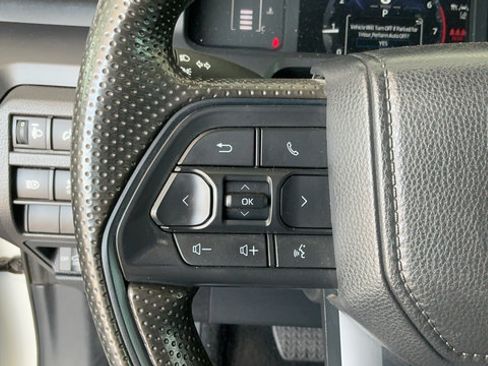 Used 2024 Toyota Tacoma SR AWD/4WD image 12