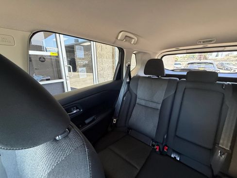 Used 2025 Nissan Rogue SV AWD/4WD image 41