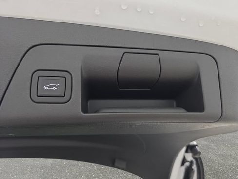 Used 2023 Buick Envision Essence AWD/4WD image 33