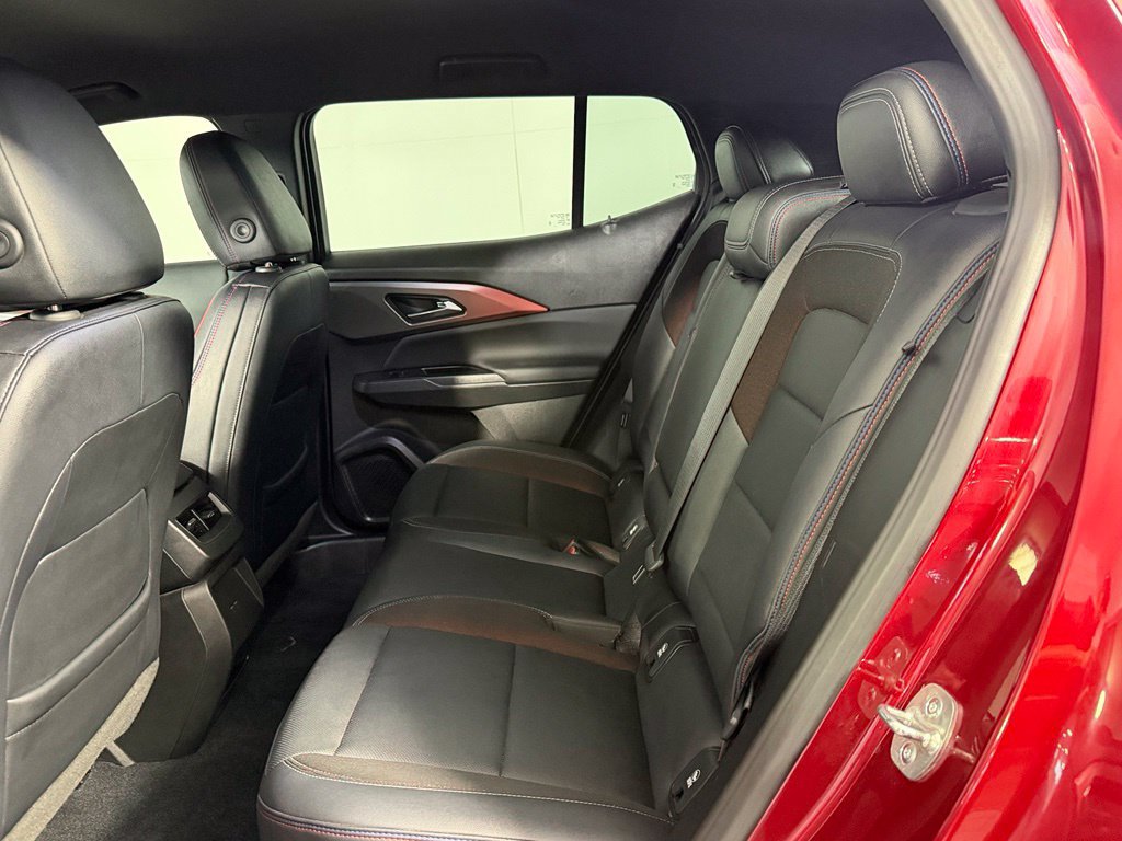 Used 2025 Chevrolet Equinox EV RS FWD image 17