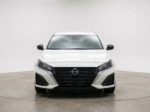 Used 2025 Nissan Altima 2.5 SV image 2