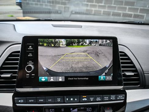 Used 2026 Honda Odyssey EX-L image 11