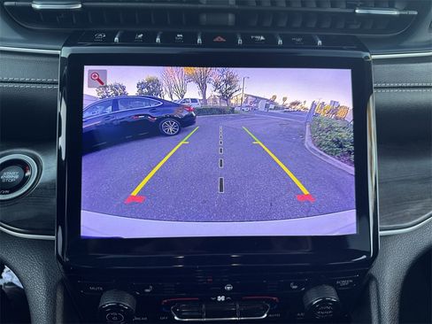 Used 2021 Jeep Grand Cherokee L Limited image 25