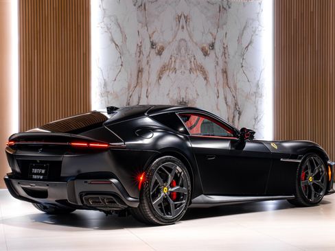 Used 2025 Ferrari 12Cilindri RWD image 3