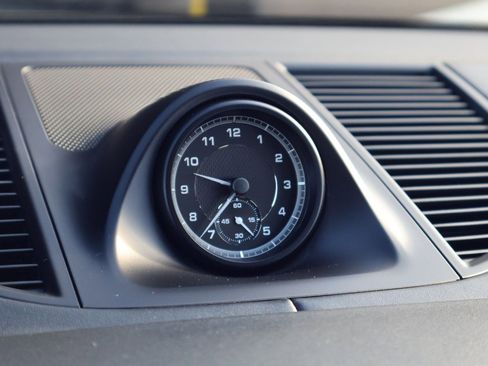 Certified 2023 Porsche Macan S image 28