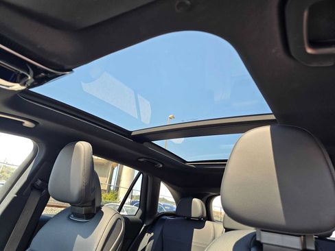 Used 2026 Mercedes-Benz GLC 300 4MATIC image 23