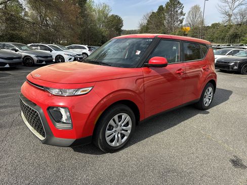 Used 2022 Kia Soul LX image 3