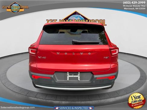 Used 2022 Volvo XC40 T5 Momentum AWD/4WD image 7