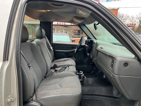 Used 2005 Chevrolet Silverado 1500 W/T image 14