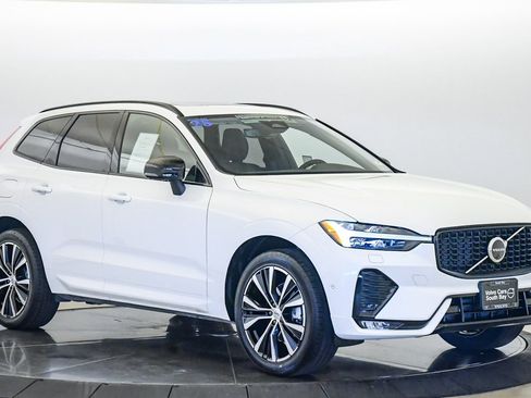 Certified 2025 Volvo XC60 B5 Plus AWD/4WD image 6
