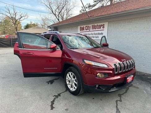 Used 2014 Jeep Cherokee Latitude w/ Comfort/Convenience Group image 8