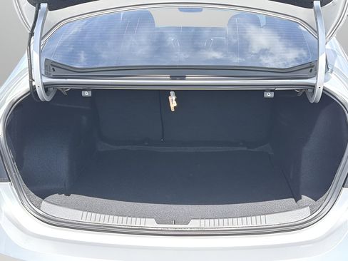 Used 2019 Chevrolet Malibu LS FWD image 8