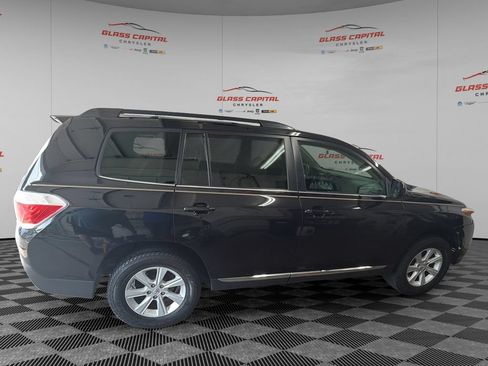 Used 2012 Toyota Highlander FWD w/ Tech Pkg image 8