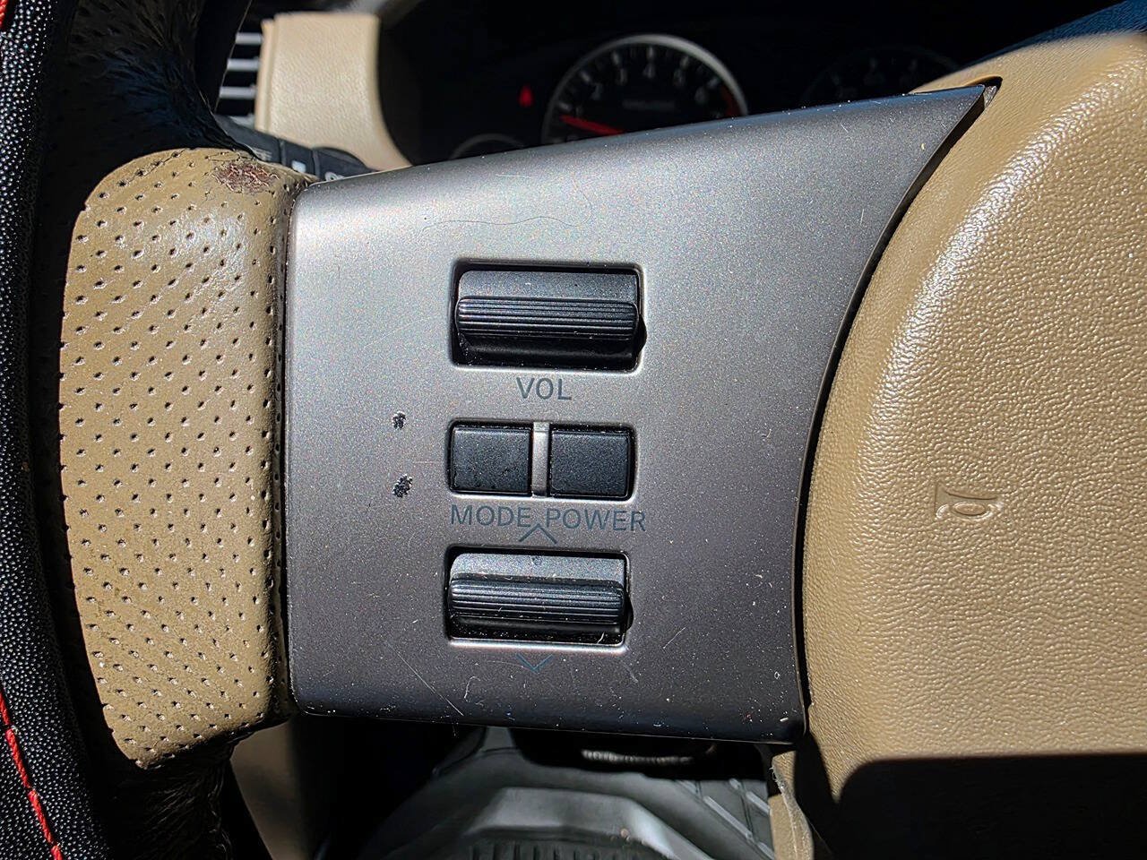 Used 2005 Nissan Pathfinder SE w/ (P01) Se Premium Pkg RWD image 18