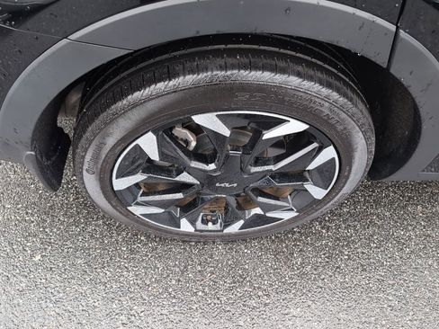 Used 2024 Kia Sorento EX image 8