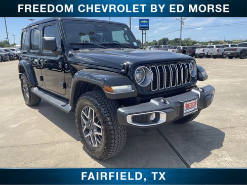 Used 2025 Jeep Wrangler Unlimited Sahara AWD/4WD image 1
