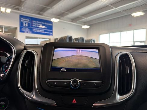 Used 2021 Chevrolet Equinox LT AWD/4WD image 14
