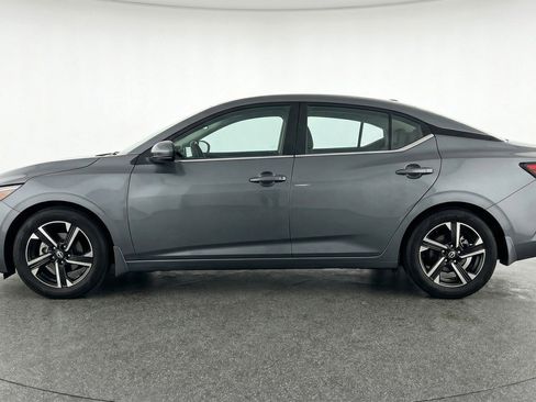 Used 2025 Nissan Sentra SV image 5