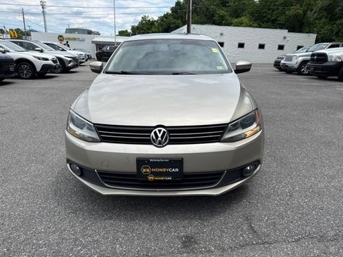 Used 2013 Volkswagen Jetta TDI FWD image 2