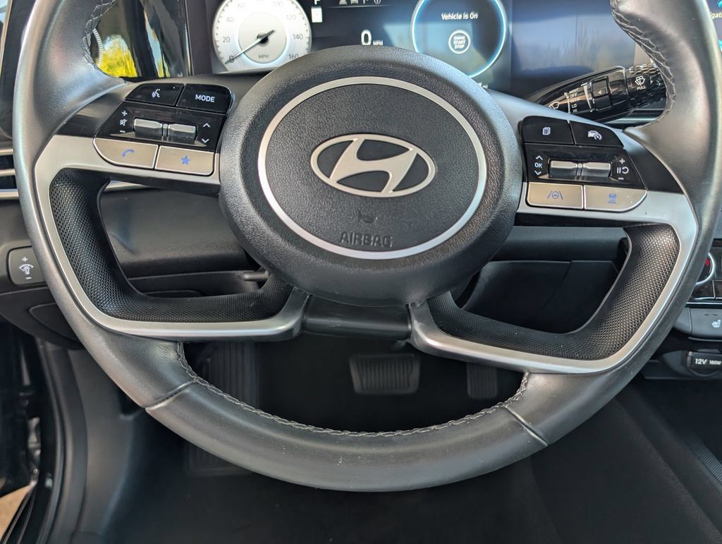 Used 2025 Hyundai Elantra SEL FWD image 5