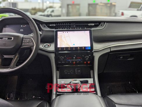 Used 2024 Jeep Grand Cherokee L Limited AWD/4WD image 19
