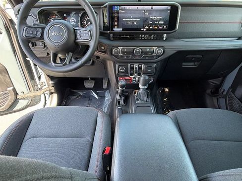 Used 2026 Jeep Wrangler Unlimited Rubicon AWD/4WD image 26
