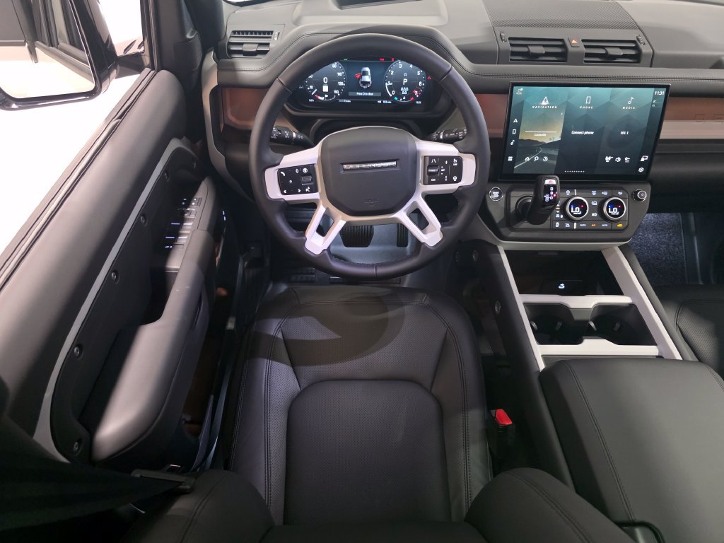 New 2026 Land Rover Defender 110 X-Dynamic SE AWD/4WD image 16