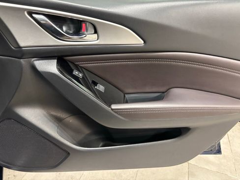 Used 2018 MAZDA MAZDA3 Touring image 15