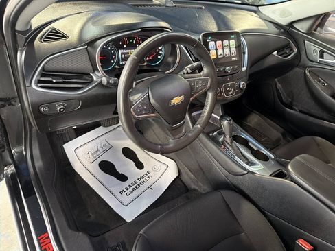 Used 2018 Chevrolet Malibu LT w/ Redline Edition FWD image 14