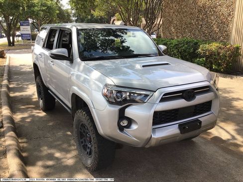 Used 2023 Toyota 4Runner TRD Off-Road Premium AWD/4WD image 6