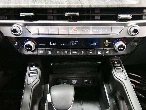 Used 2025 Kia Telluride EX AWD/4WD image 29