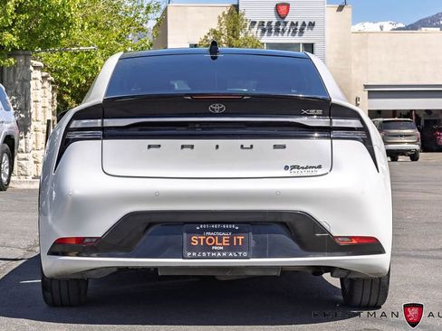 Used 2024 Toyota Prius Prime FWD image 18