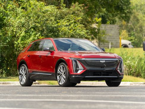 Used 2024 Cadillac Lyriq Luxury RWD image 45