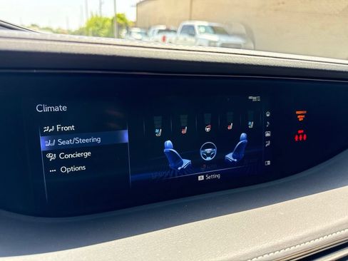 Used 2020 Lexus LS 500 w/ Accessory Package (Z2) RWD image 17
