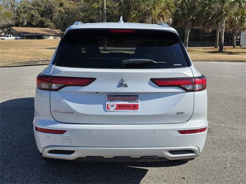 Used 2022 Mitsubishi Outlander SEL image 3