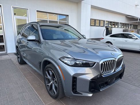 Used 2024 BMW X5 xDrive40i w/ M Sport Package image 3
