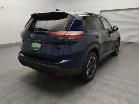 Used 2024 Nissan Rogue SV image 9